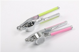 High Quality Zinc Alloy Mashed Garlic Press nut cracker 2 in 1